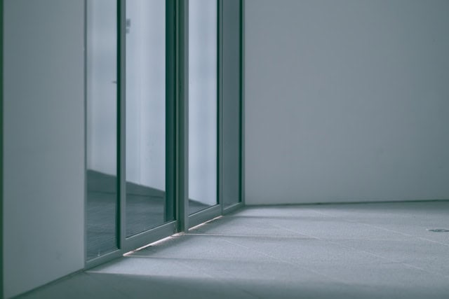 Maatwerk aluminium deuren: jouw sleutel tot unieke ingangen